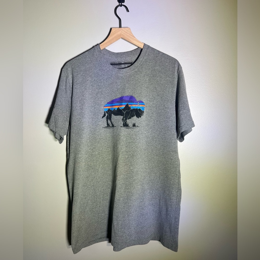 Patagonia Grey Buffalo Responsibili-tee - Size XL - Recylced Clothing